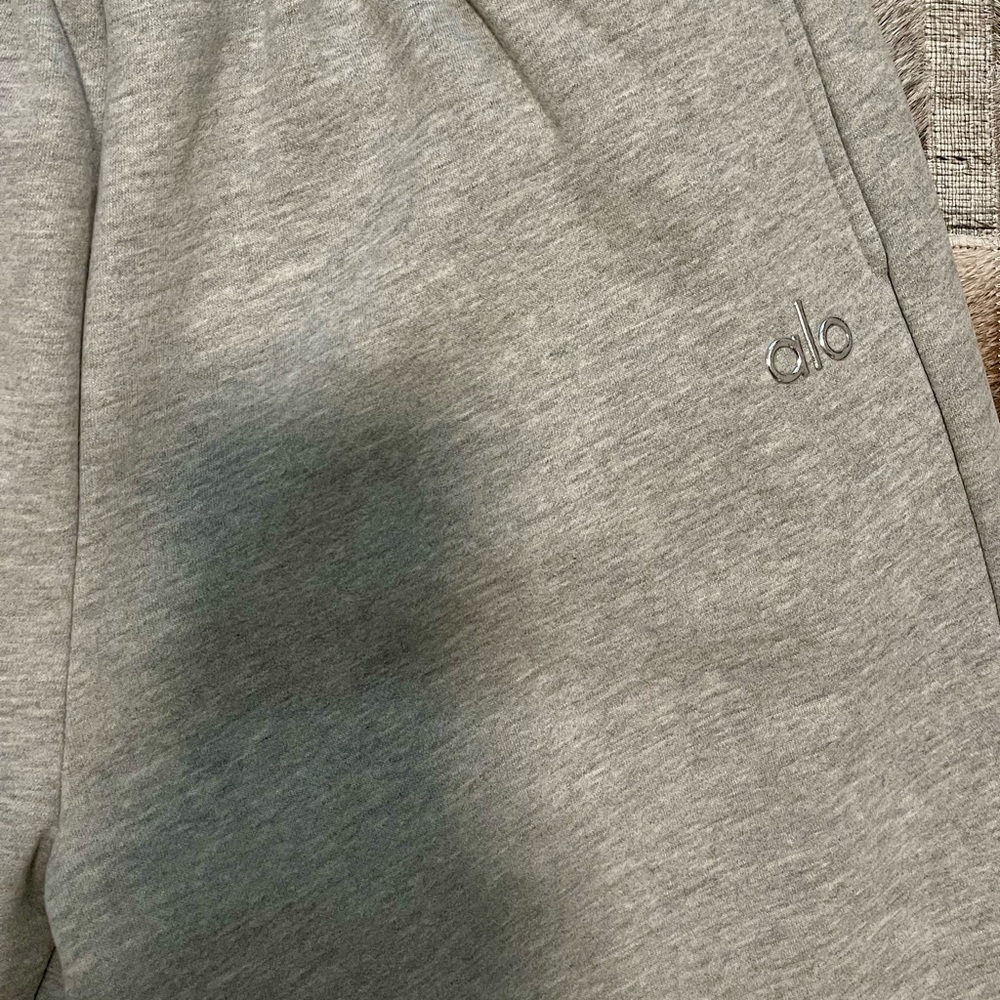 Alo Gray Pants - Picture 4 of 6